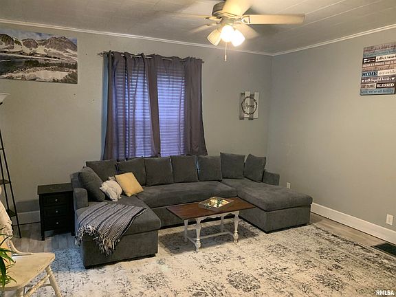 4th image of 303 E 6th St