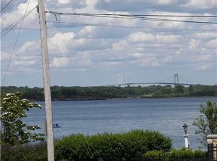 16 Roxbury Rd, Narragansett, RI 02882