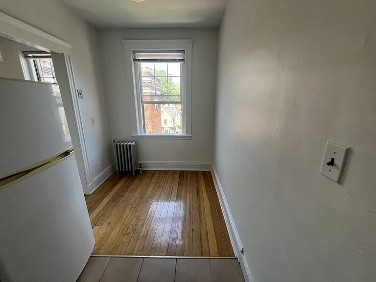 28 Langdon St #12A — Photo 9