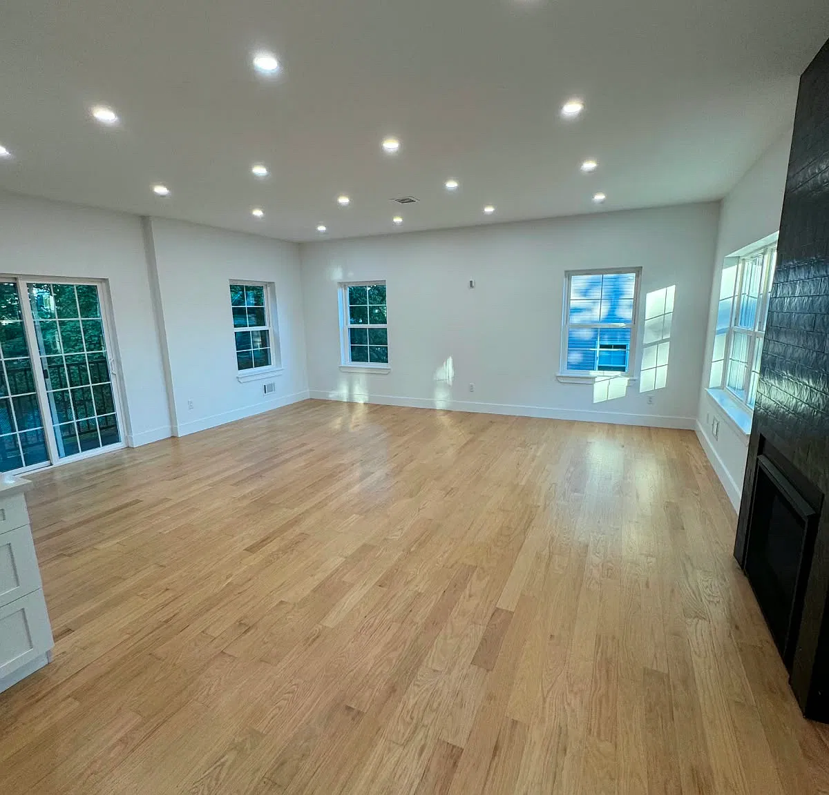 3 bed, 2.5 bath, $4,800 — Photo 1