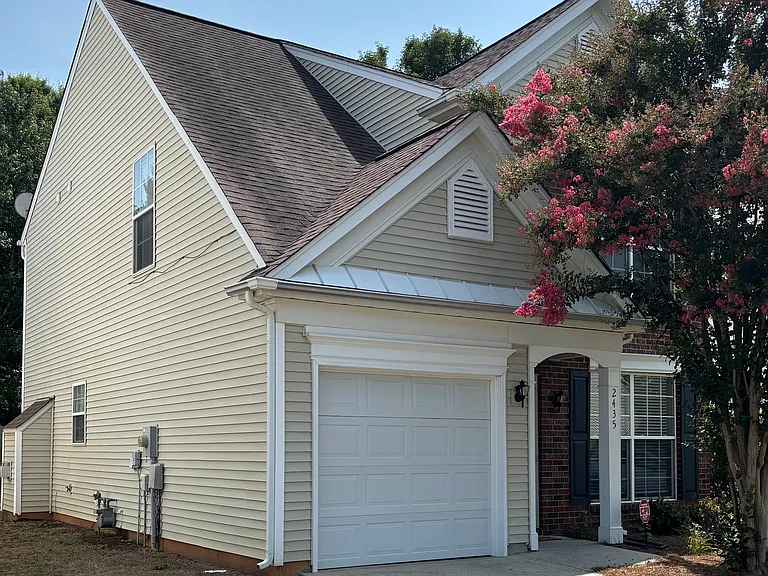 2435 Normancrest Ct — Photo 2
