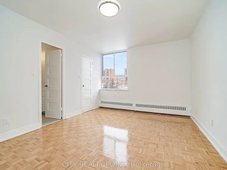 6200 Bathurst St #410 — Photo 13