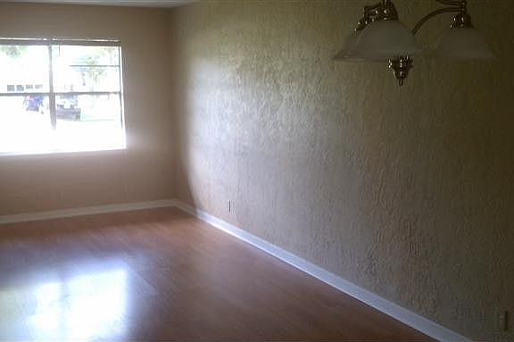 3rd image of 3914 Eloise St