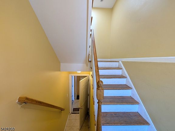 3rd image of 448 Fulton St