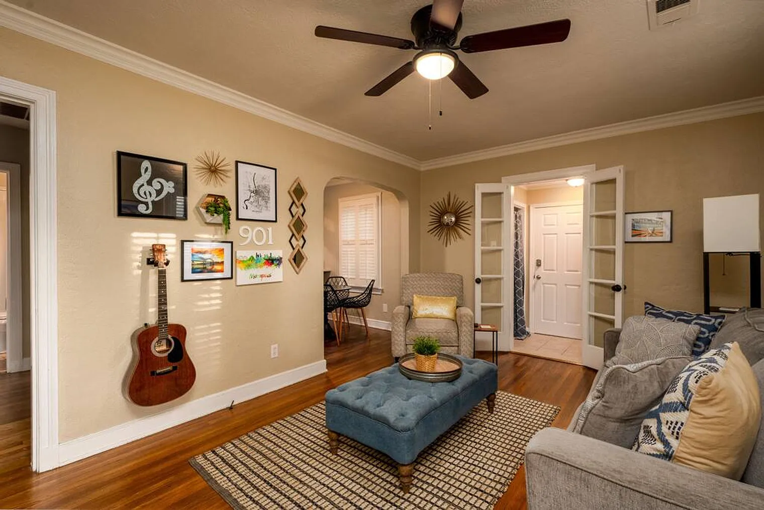 2 bed, 1.0 bath, $2,467 — Photo 2