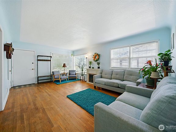 4th image of 1310 Center Street