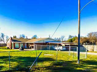 500 E Iowa St, Walters, OK 73572
