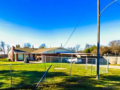500 E Iowa St, Walters, OK, 73572