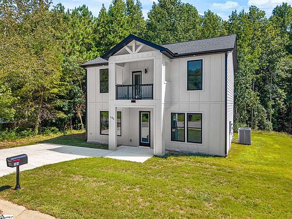 2nd image of 104 Backwater Way