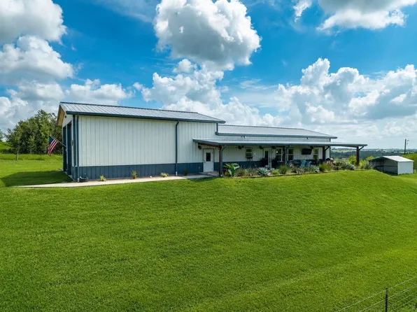 7047 Falke Heinrich Rd, Schulenburg, TX 78956