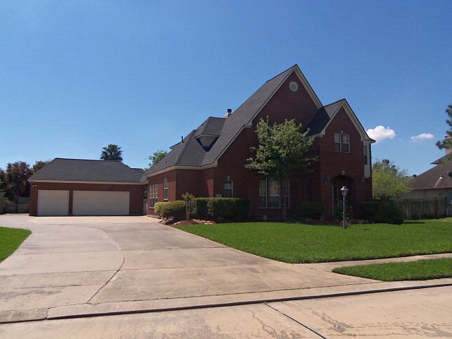 1st image of 209 River Oaks Dr