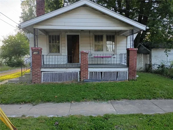 138 S 18th St, Decatur, IL 62521