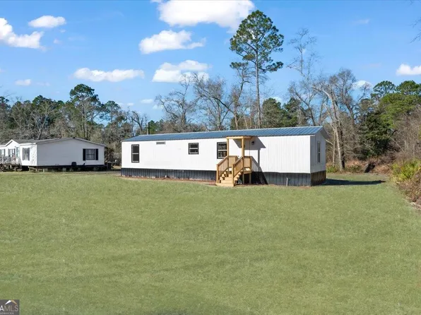 131 Victoria Dr, Odum, GA 31555