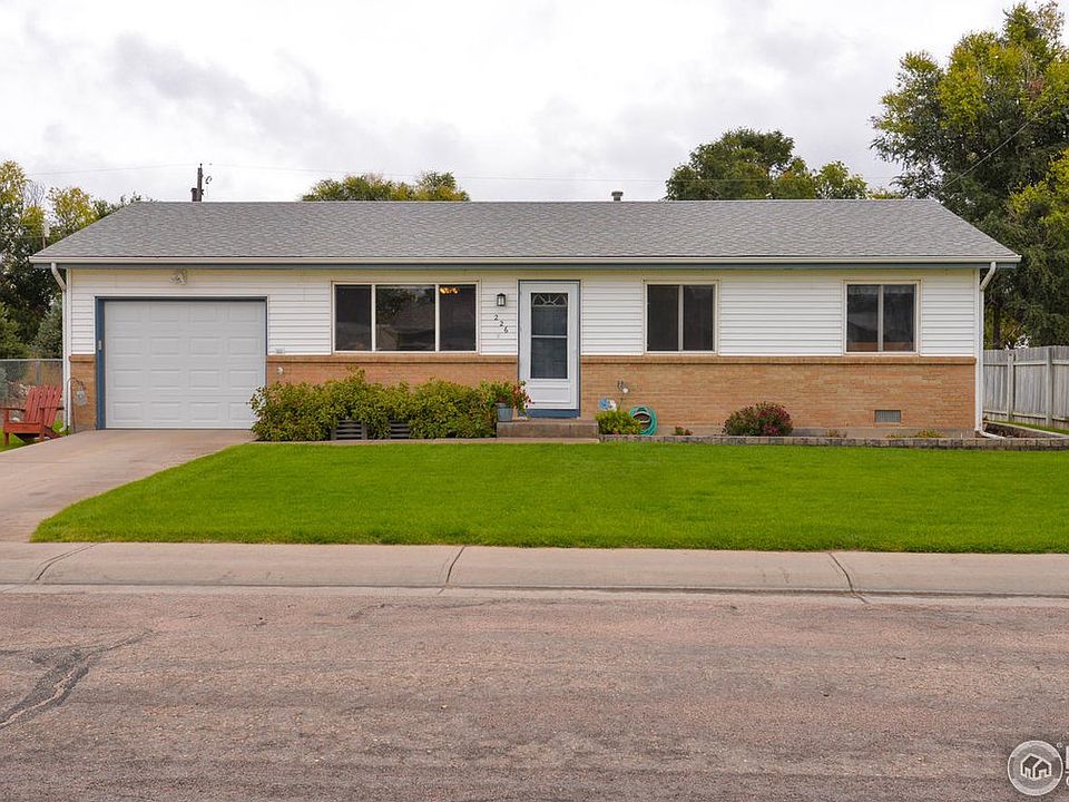 1st image of 226 8th St