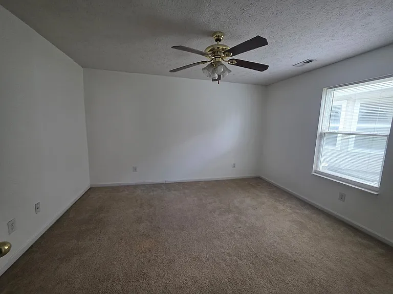 113 Gazebo Dr — Photo 11