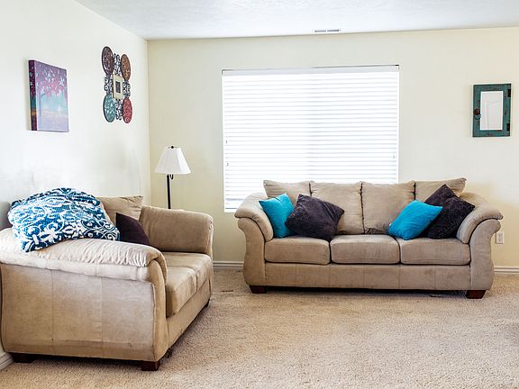 2nd image of 41 N Richmond Ln