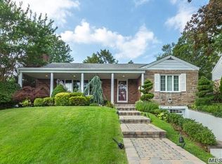 47 Picadilly Rd, Great Neck, NY 11023