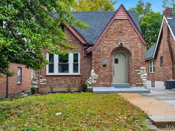 4 Saint Charles Pl, Saint Louis, MO 63119