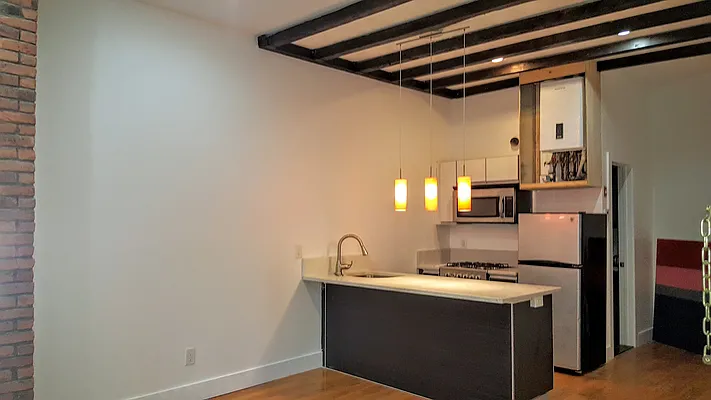 Rented by 585 Evergreen Avenue, LLC | media 14