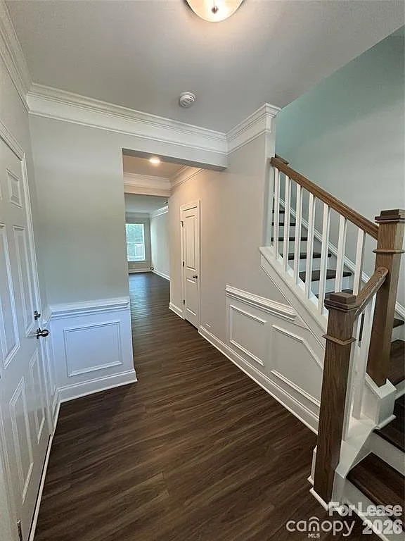 4 bed, 3.5 bath, 2303 sqft, $2,950 — Photo 2