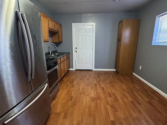 3rd image of 6107 Alaska Ave