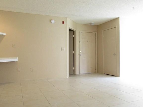 3rd image of 2208 Antigua Pl APT 915