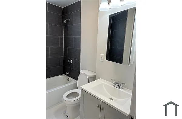 Building Photo - 771 S 18th St #3