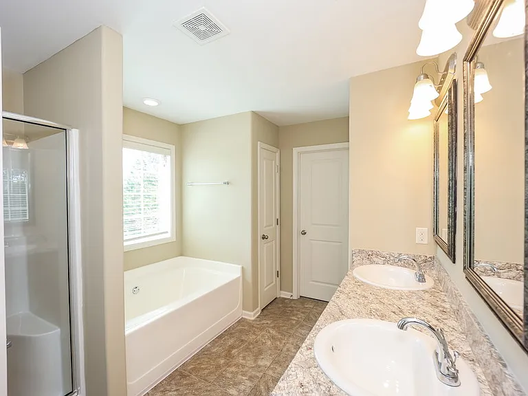114 Saint Charles Pl — Photo 11
