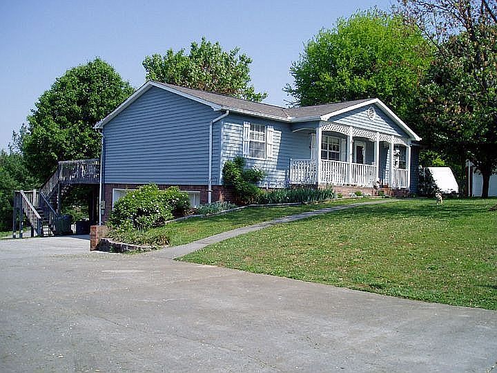 Driveway view 2009 Cheltenham Rd