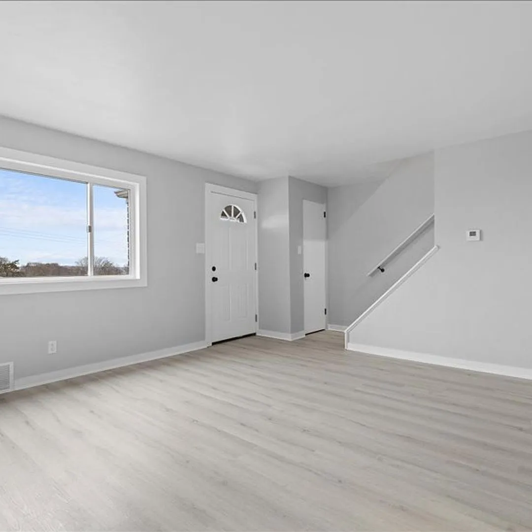 227-229 Shadyhill Road — Photo 4