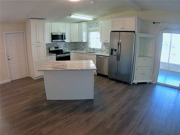 3rd image of 279 Pelican Dr N