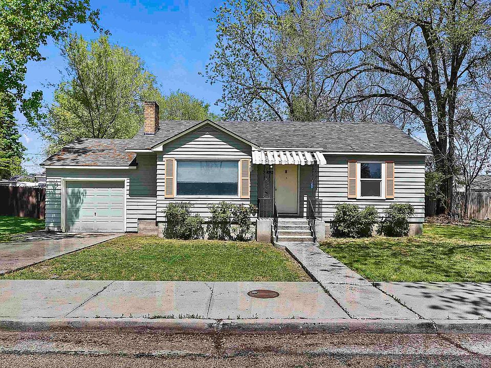 1st image of 2223 & 2215 E Maple St