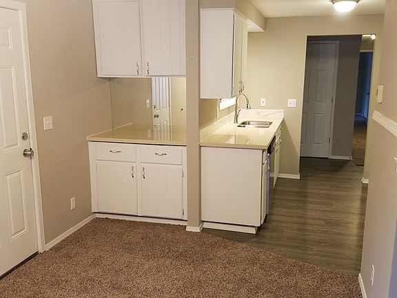 3rd image of 412 NE 144th Ave