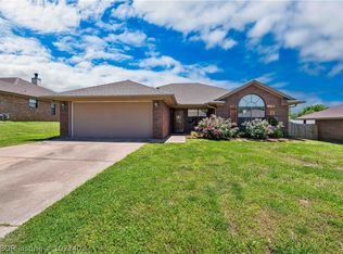 305 Crestview Dr, Van Buren, AR 72956