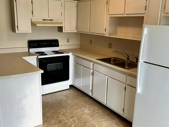 4th image of 329 Boyd St APT 19