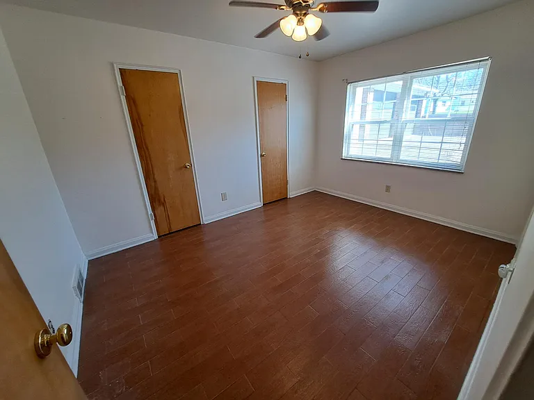 2827B Charing Rd — Photo 11