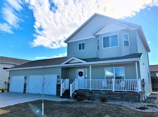 912 41st Ave S, Moorhead, MN 56560