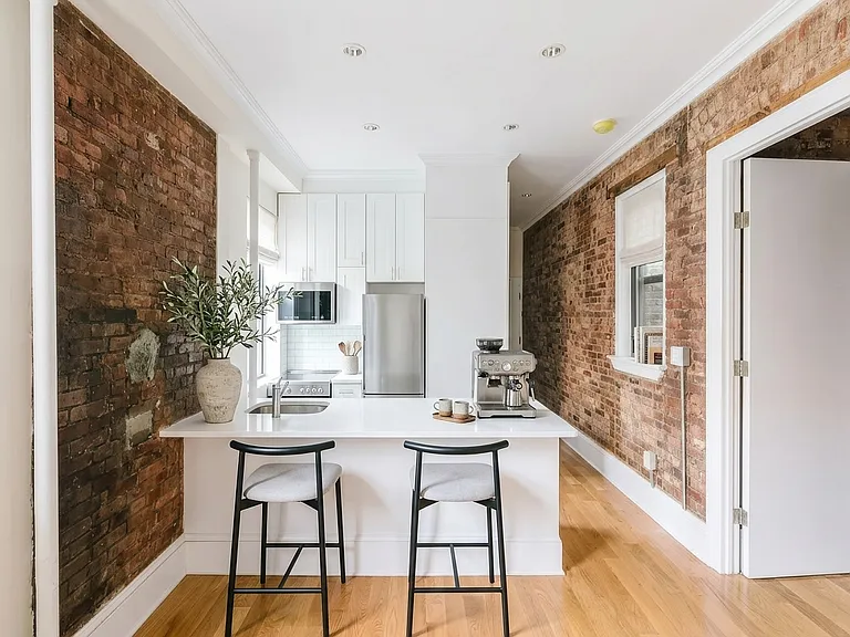7 Carmine St #18 — Photo 1