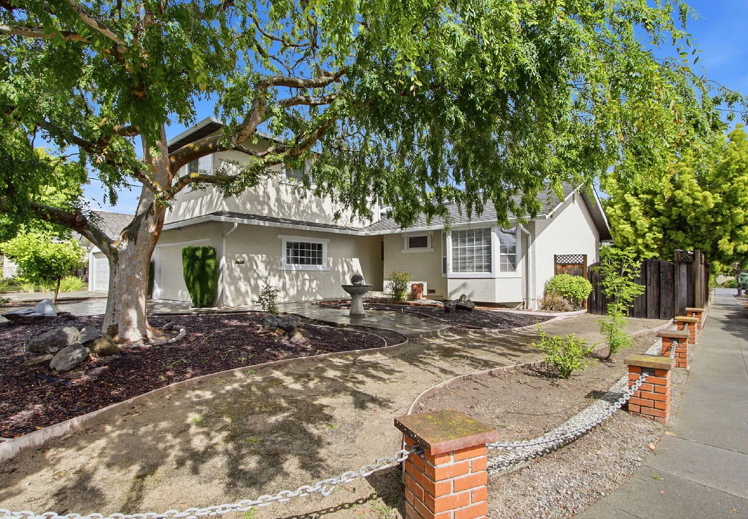 Large Cupertino Home — Photo 2