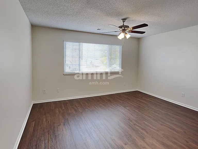19506 E Bellisario Creek Dr — Photo 11