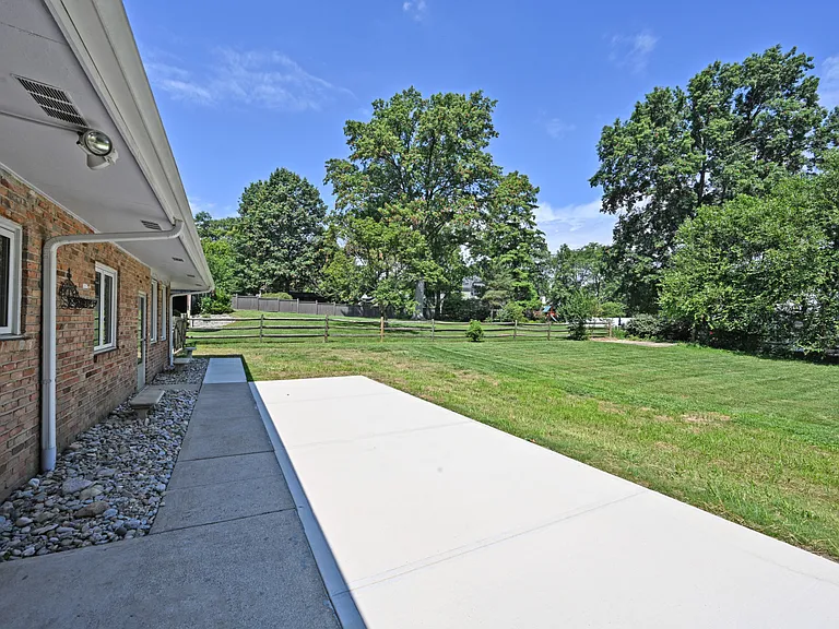 6904 Euclid Ave — Photo 4