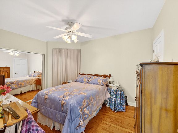 5th image of 4428 S Christiana Ave