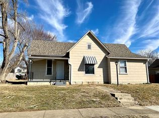 323 McGoodwin Ave, Warrensburg, MO 64093