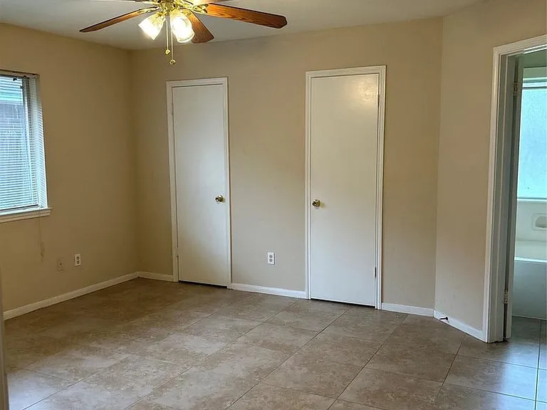 2306 Old Oak Ln — Photo 8