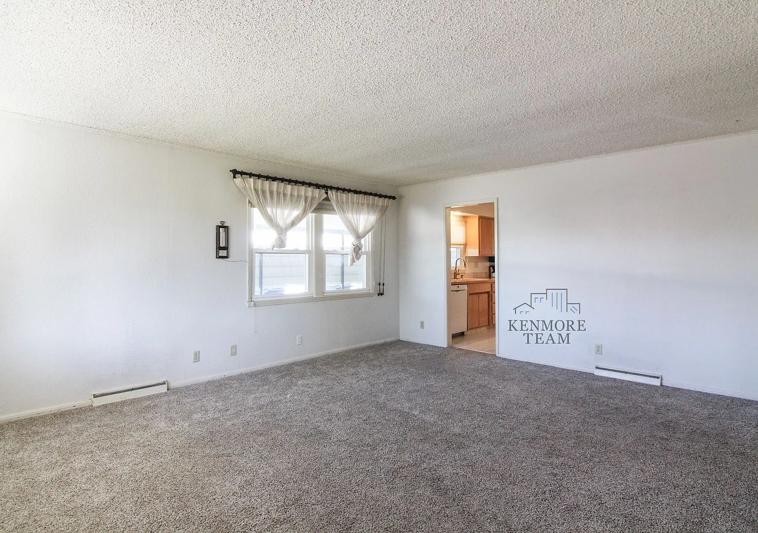 3 Bedroom, 2 Bath Home in Richland — Photo 2