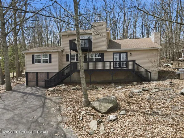2292 Southport Dr, Bushkill, PA 18324