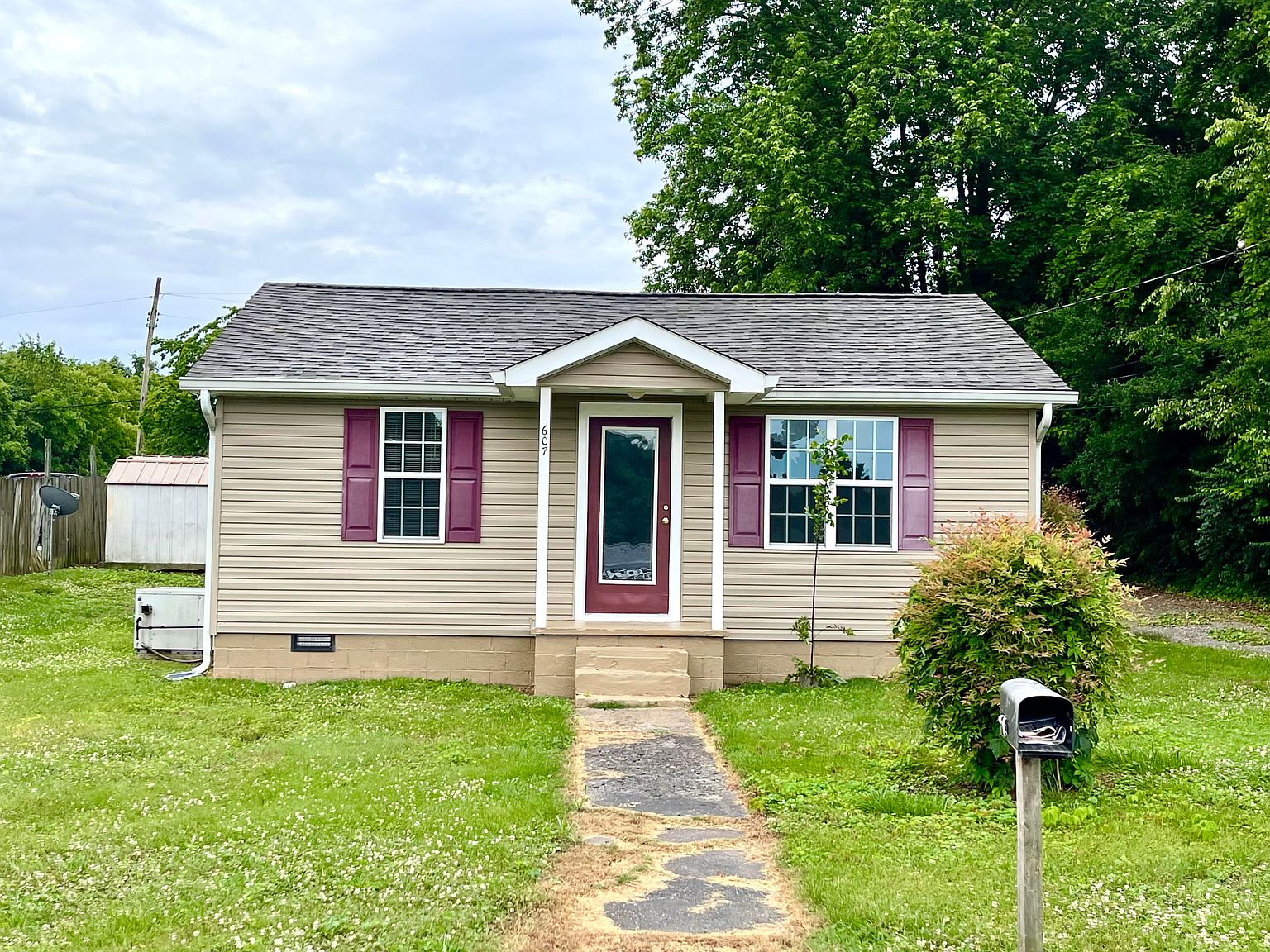 607 Childress Ave, Sweetwater, TN 37874 | Zillow