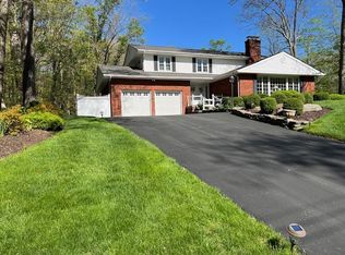 22 Gretna Woods Rd, Pleasant Valley, NY 12569