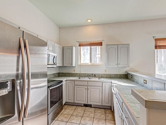 5th image of 2025 Mathews St #E-1