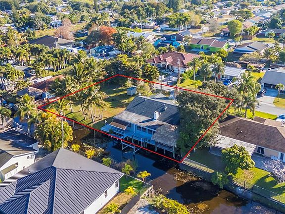 3rd image of 6581 Riparian Rd